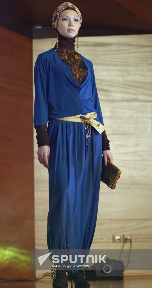 Islamic-clothes fashion contest of Muslim clothes