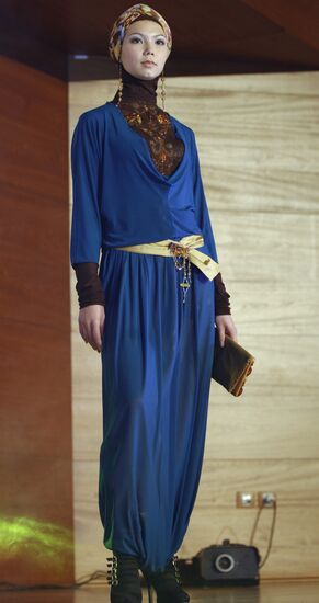 Islamic-clothes fashion contest of Muslim clothes