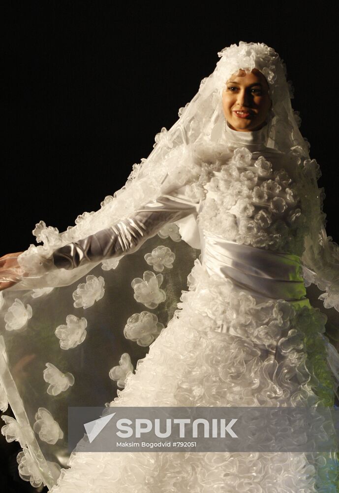 Islamic-clothes fashion contest of Muslim clothes