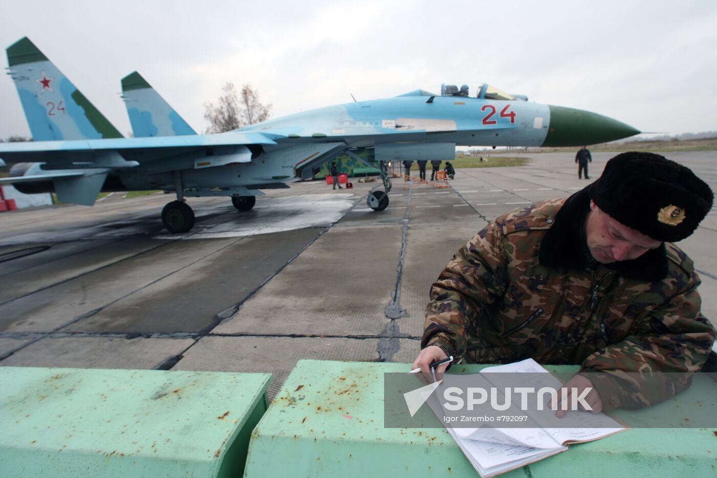 Su-27 jet fighters, Chkalovsk airdrome