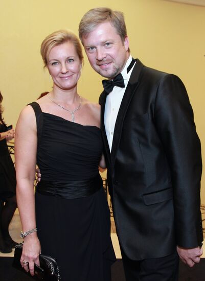 Elena Lukshinova, Valdis Pelsh