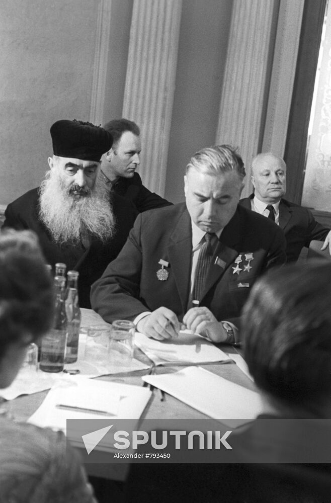 Rabbi Levin and Gareev