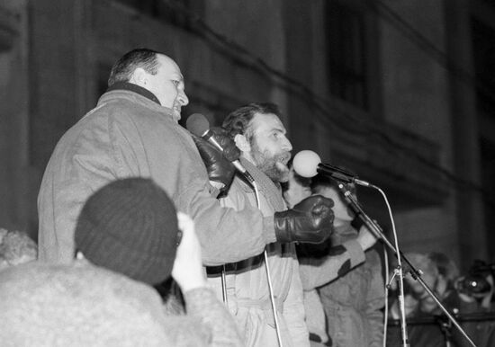 Meeting in support of political openness