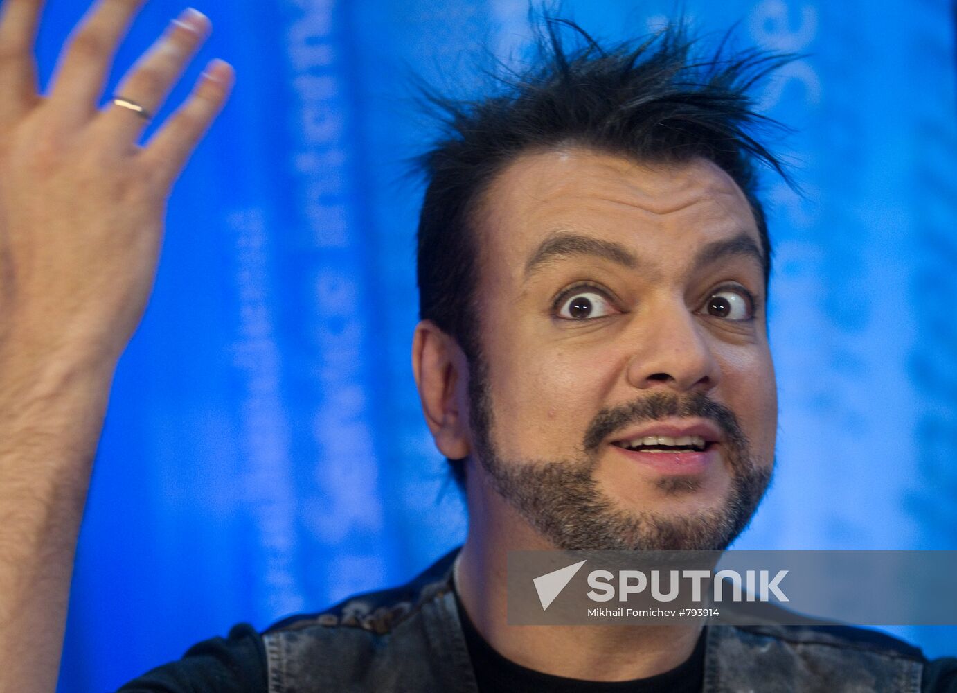 Filipp Kirkorov appears on show filmed at RIA Novosti