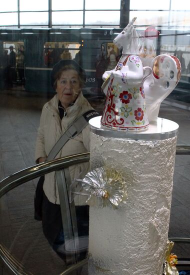 "Russian Porcelain" exhibition in Moscow subway
