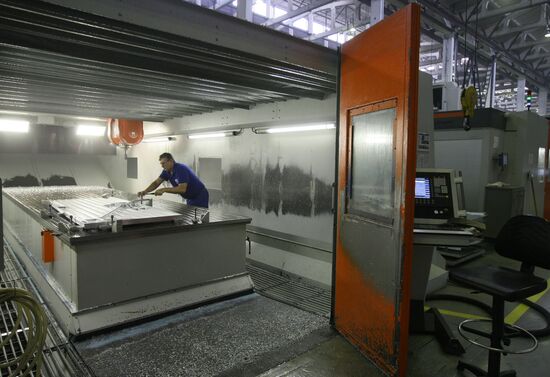 Large panel milling shop