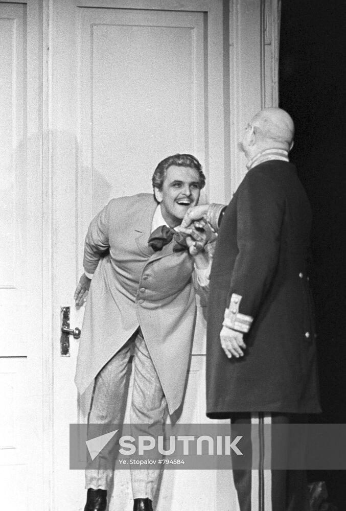 Yury Yakovlev and Nikolai Plotnikov