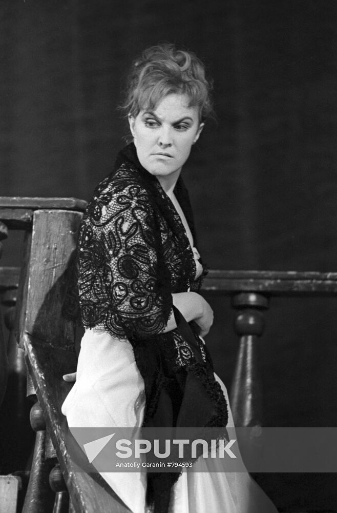 Actress Svetlana Mizeri