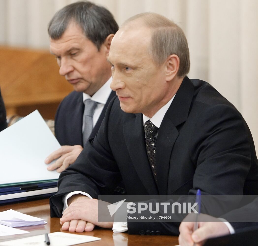 Vladimir Putin meets with Emir of Qatar Al Thani