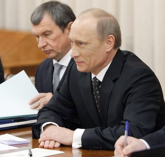 Vladimir Putin meets with Emir of Qatar Al Thani