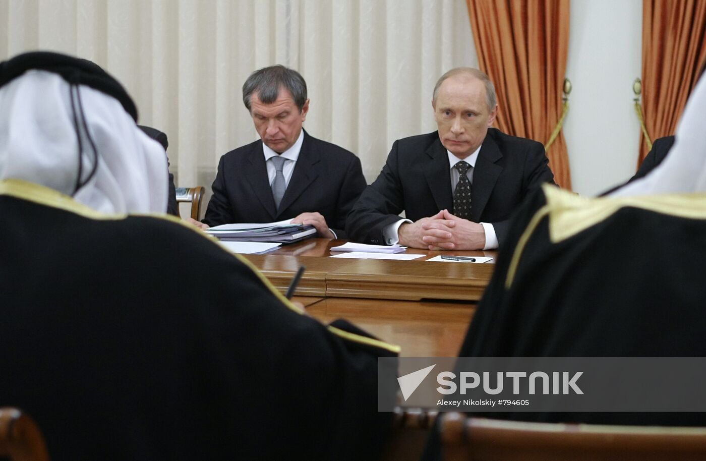 Vladimir Putin meets with Emir of Qatar Al Thani