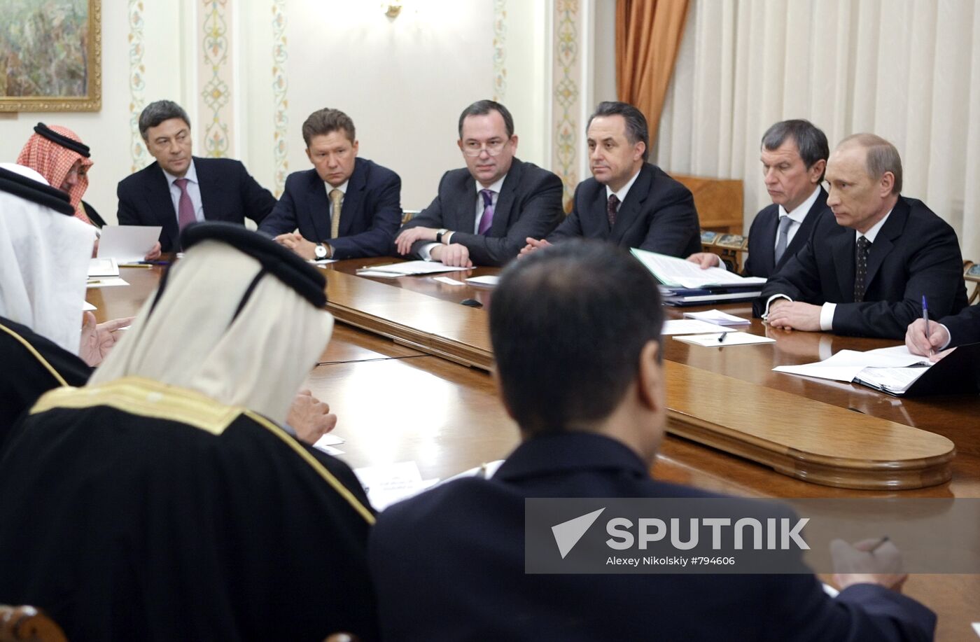 Vladimir Putin meets with Emir of Qatar Al Thani