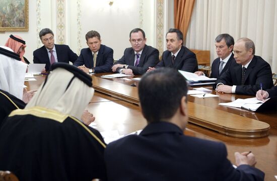 Vladimir Putin meets with Emir of Qatar Al Thani
