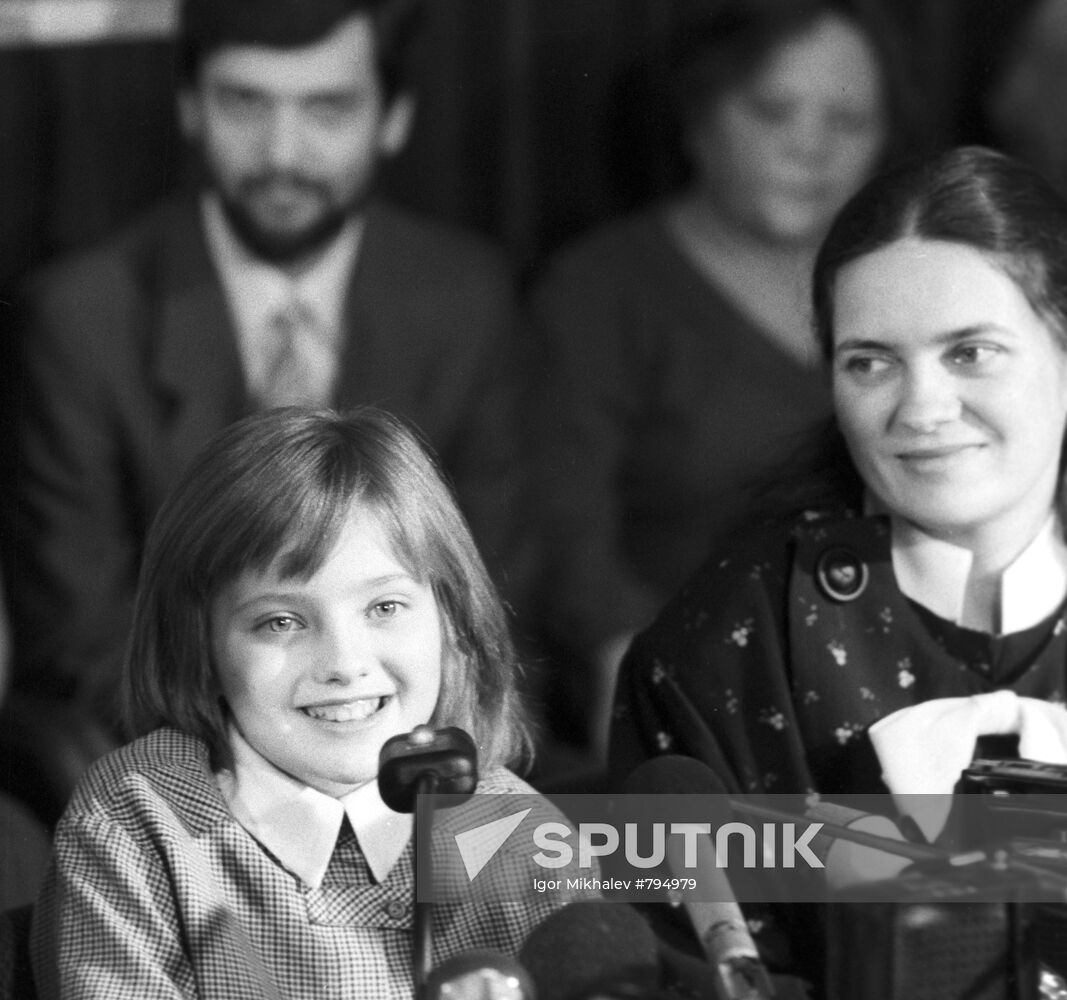 Soviet pupil Katya Lychyova