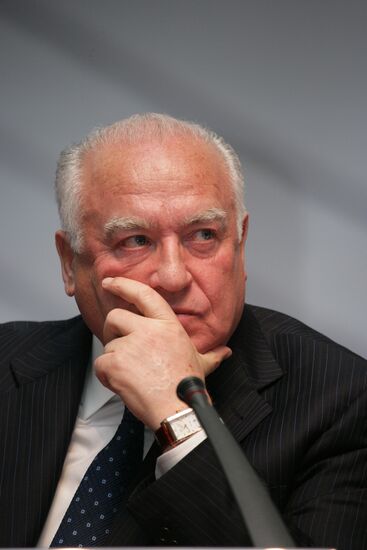 Former Russian Prime Minister Viktor Chernomyrdin dies at 72