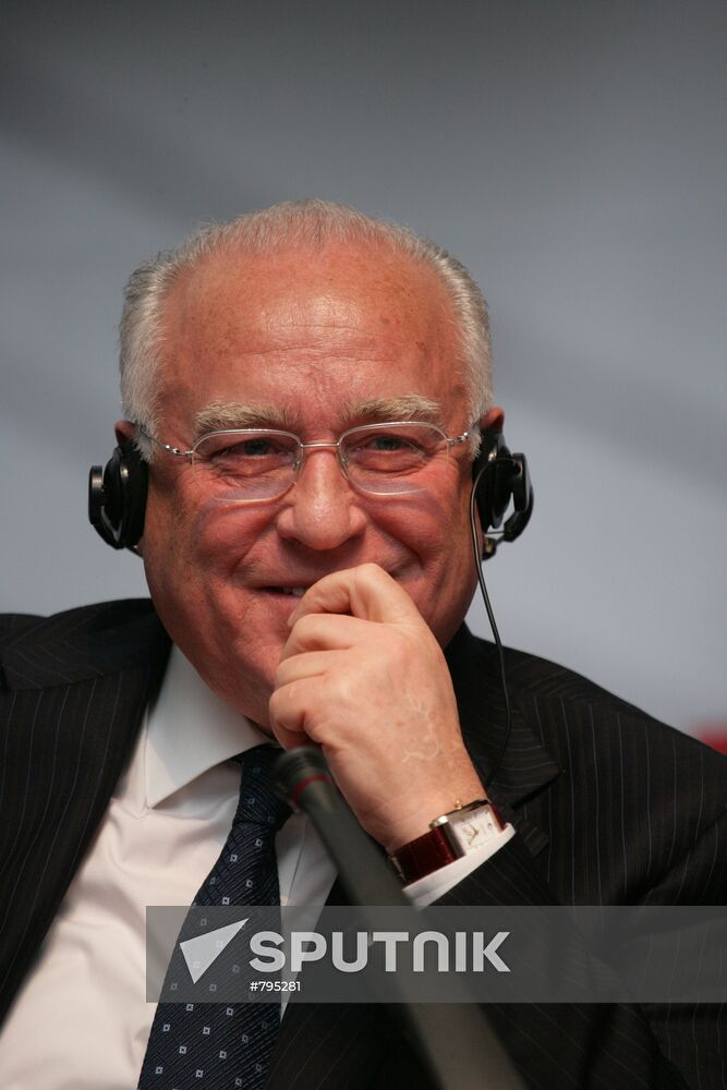 Former Russian Prime Minister Viktor Chernomyrdin dies at 72