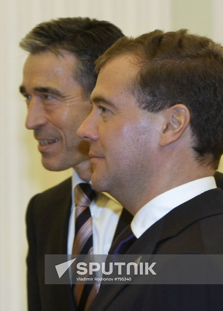 Dmitry Medvedev meets with Anders Fogh Rasmussen