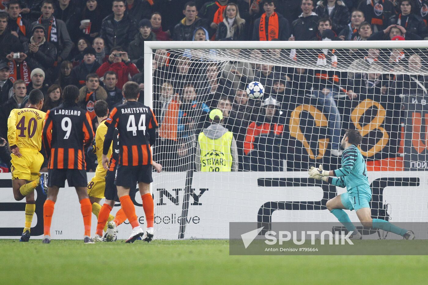 UEFA Champions League: Shakhtar Donetsk vs. Arsenal