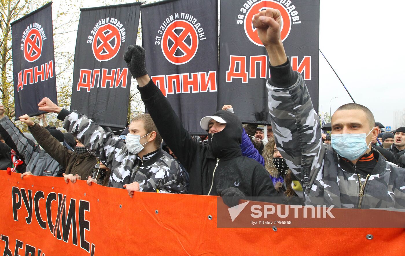 Russian ultra-nationalists march