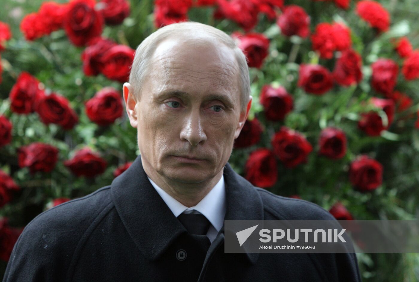 Vladimir Putin attends funeral service for Viktor Chernomyrdin