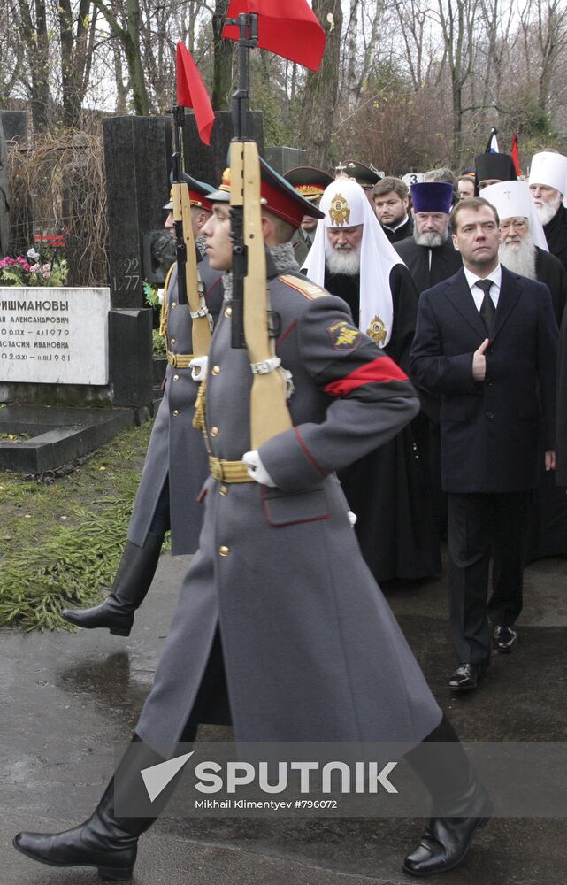 Dmitry Medvedev attends funeral service for Viktor Chernomyrdin