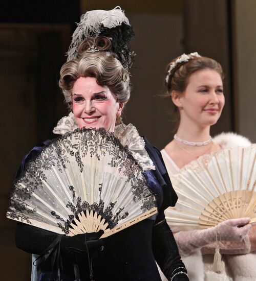 Elina Bystritskaya and Olga Molochnaya