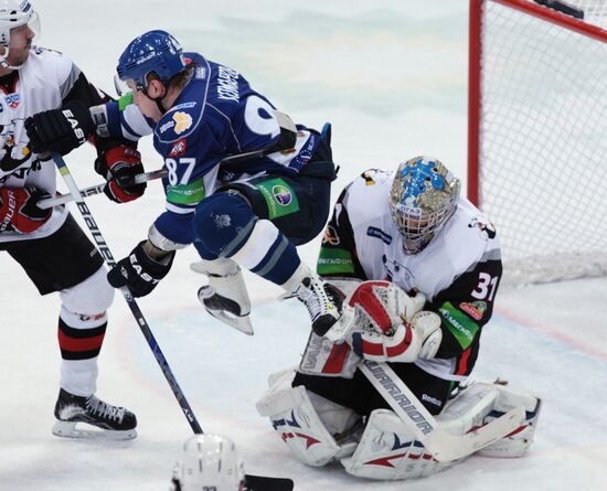 Hockey. KHL. Dinamo (Moscow) vs Traktor (Chelyabinsk)