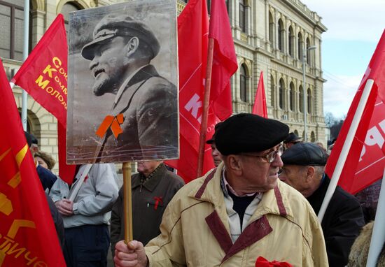 Demonstrations and rallies on anniversary of October Revolution