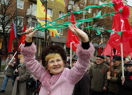 Demonstrations and rallies on anniversary of October Revolution