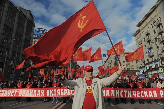 Communists march in Moscow on October Revolution day