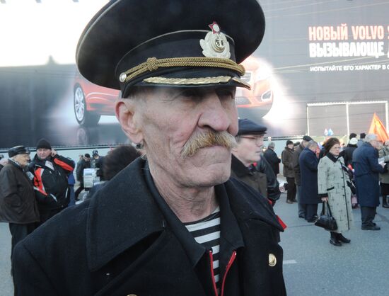 Communists march in Moscow on October Revolution day