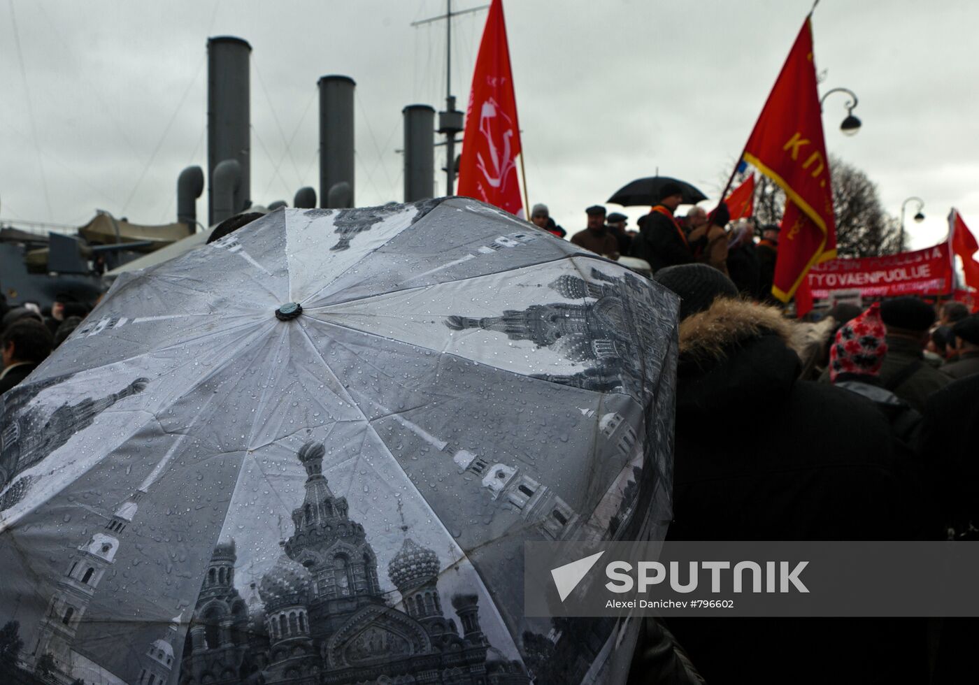 Communists rally near Aurora cruiser in St Petersburg