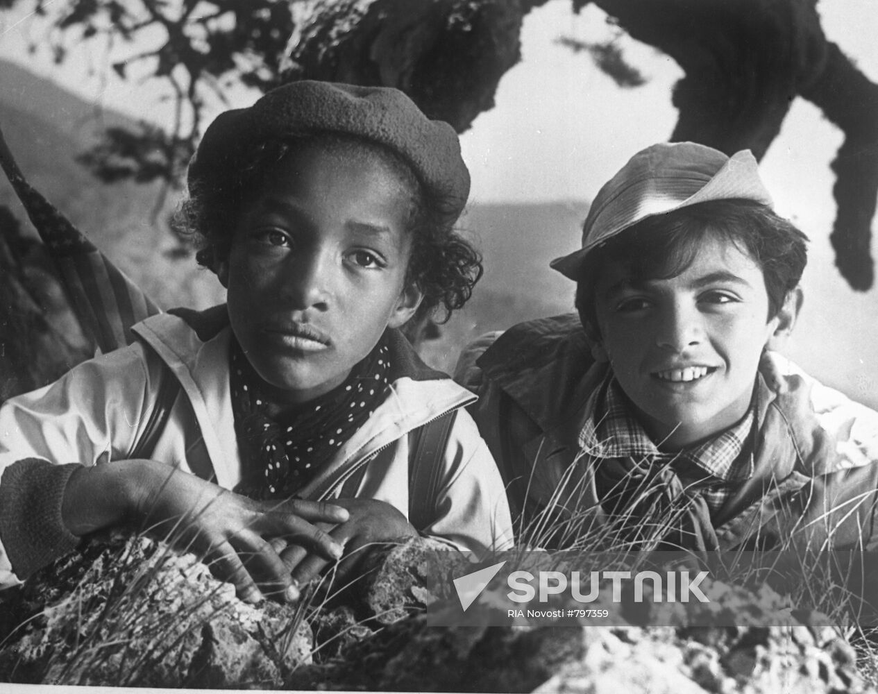 Still from movie Hello Children
