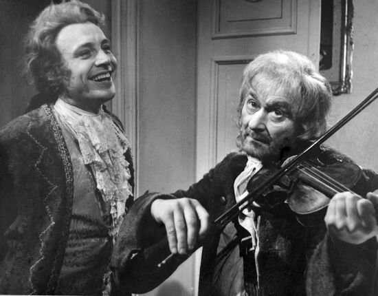 I. Smoktunovsky and A. Milbrets in TV film "Mozart and Salieri"