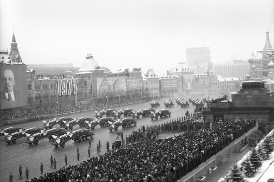Moscow garrison on parade
