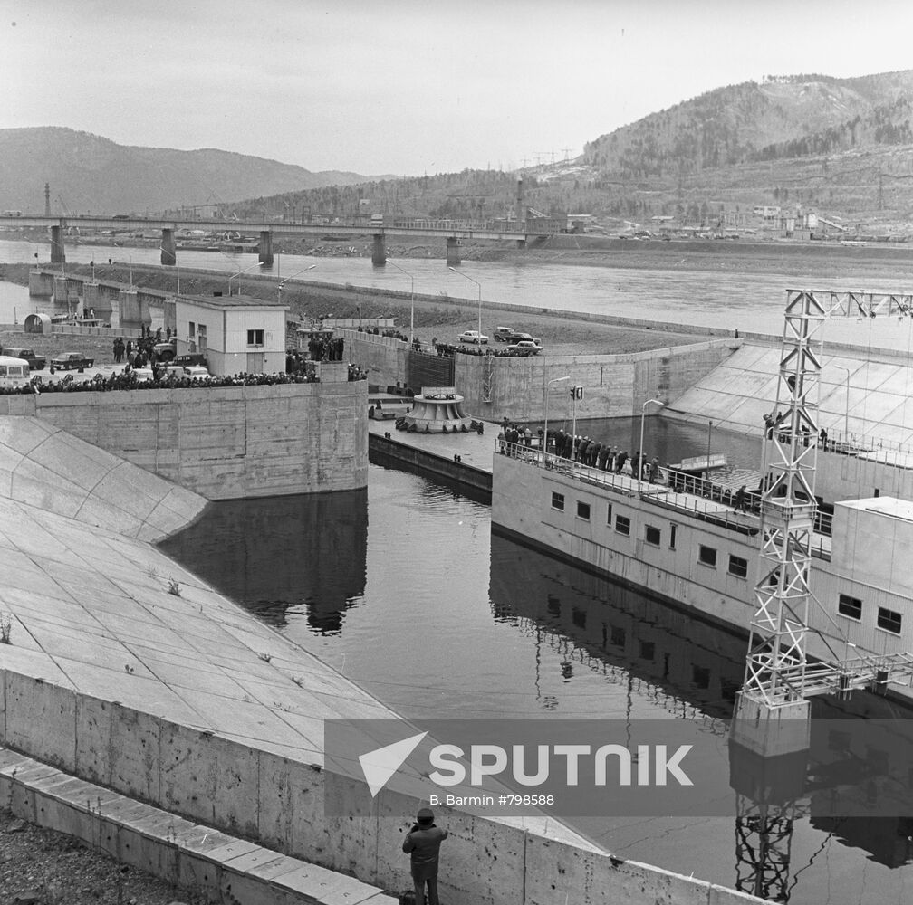 Ship lift on Yenisei