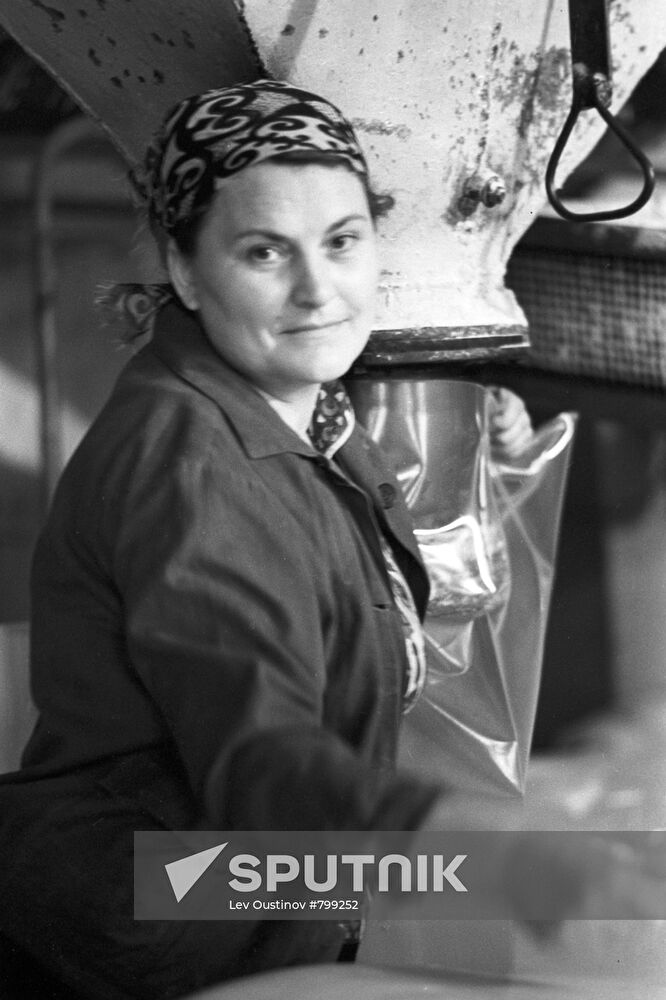 Worker Lidia Nikolayeva