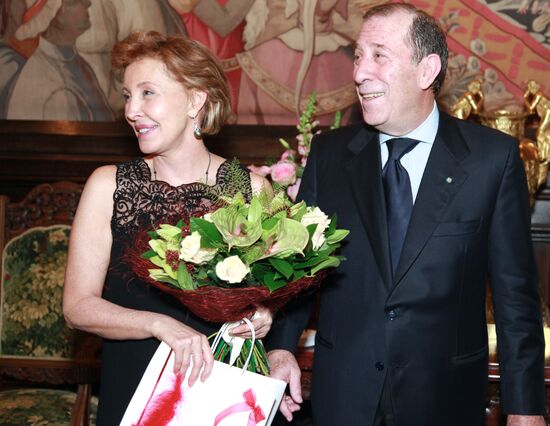 Vittorio Claudio Surdo with his spouse Roya