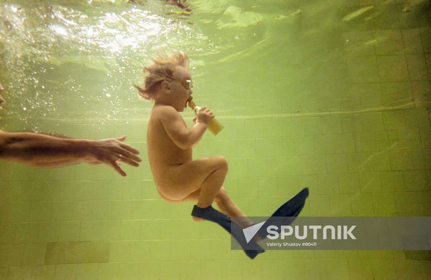 Zholus Underwater Swimming