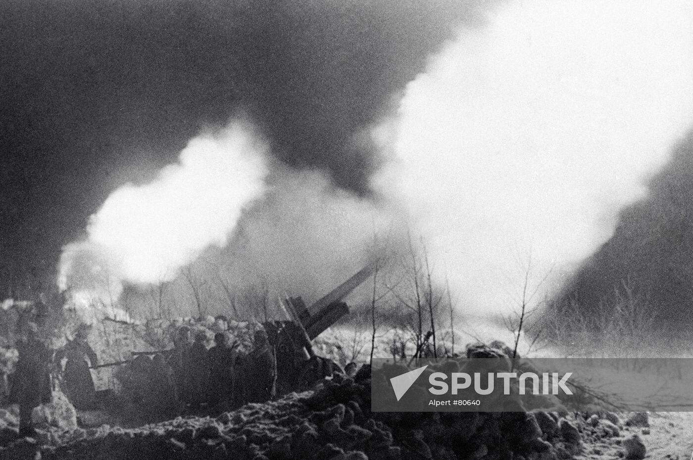 Great Patriotic War artillery men
