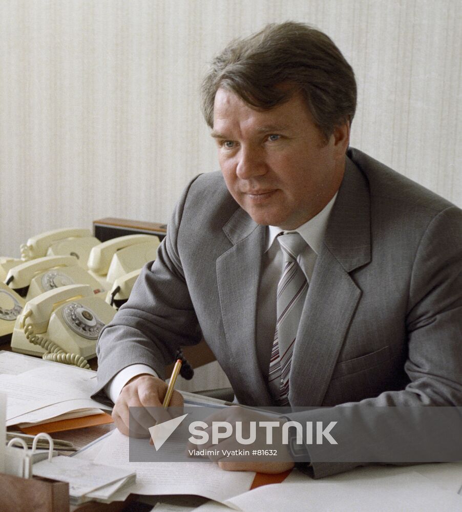 OLEG OZHERELYEV