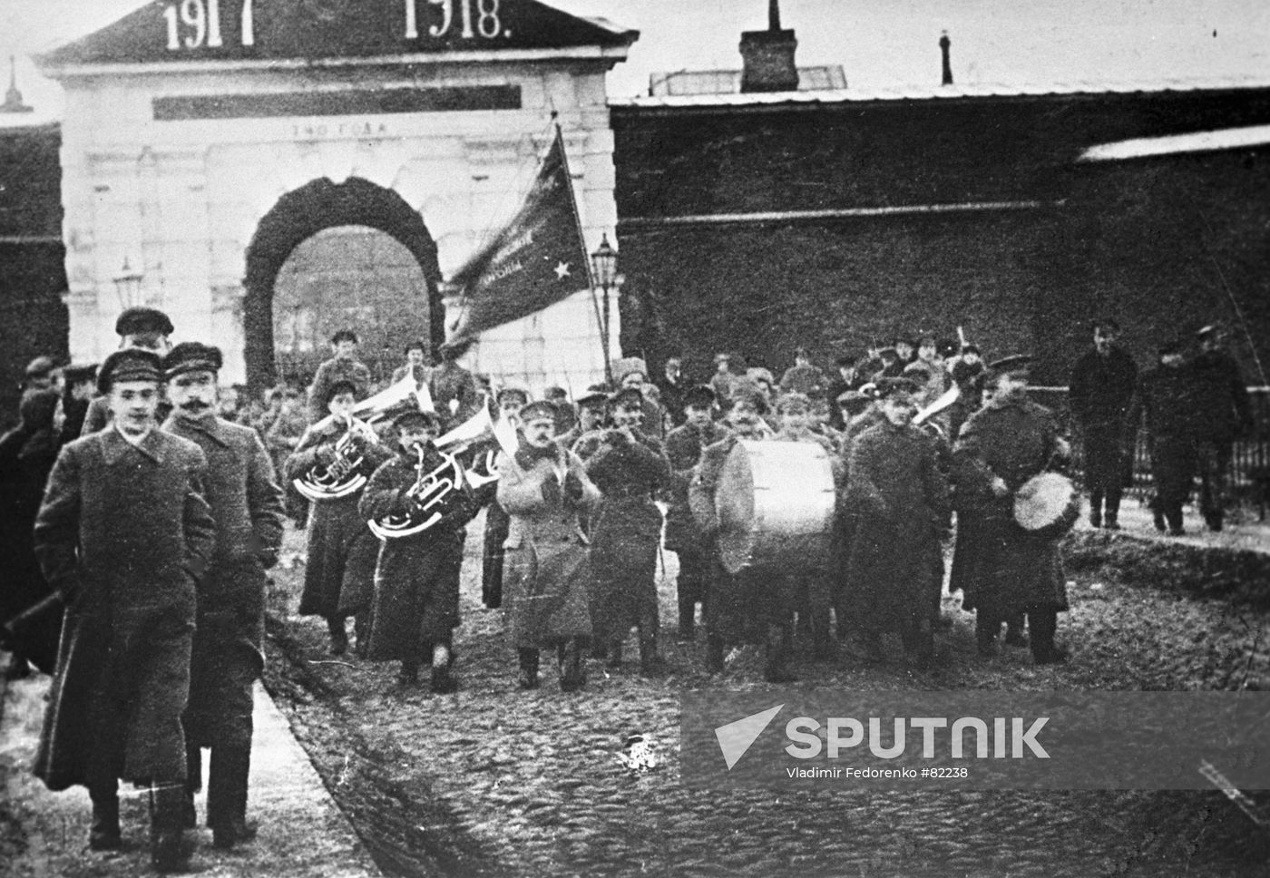 DEMONSTRATION PETROGRAD NOVEMBER 7