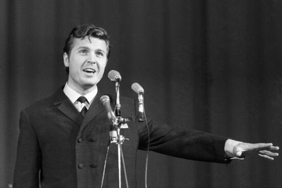 LESHCHENKO POET