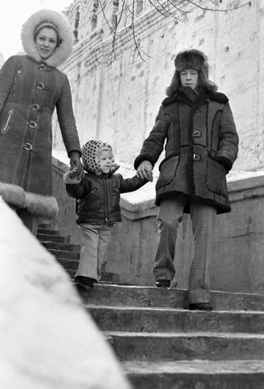 ANDRIANOV BURDA SON WALK