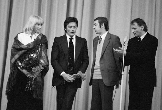 DARC DELON NAUMOV CINEMA HOUSE
