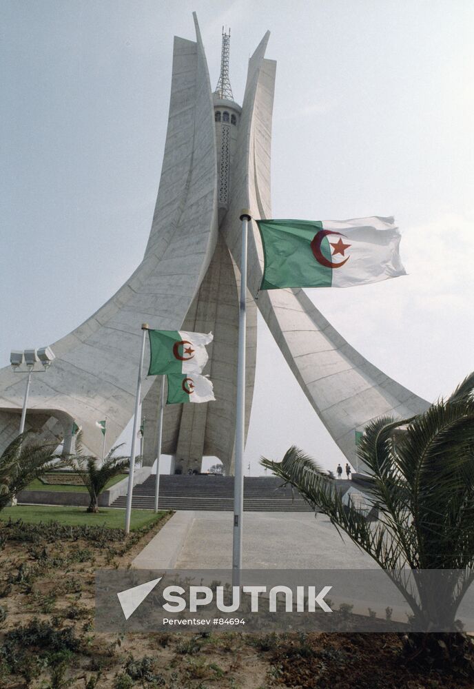 MONUMENT DAY INDEPENDENCE