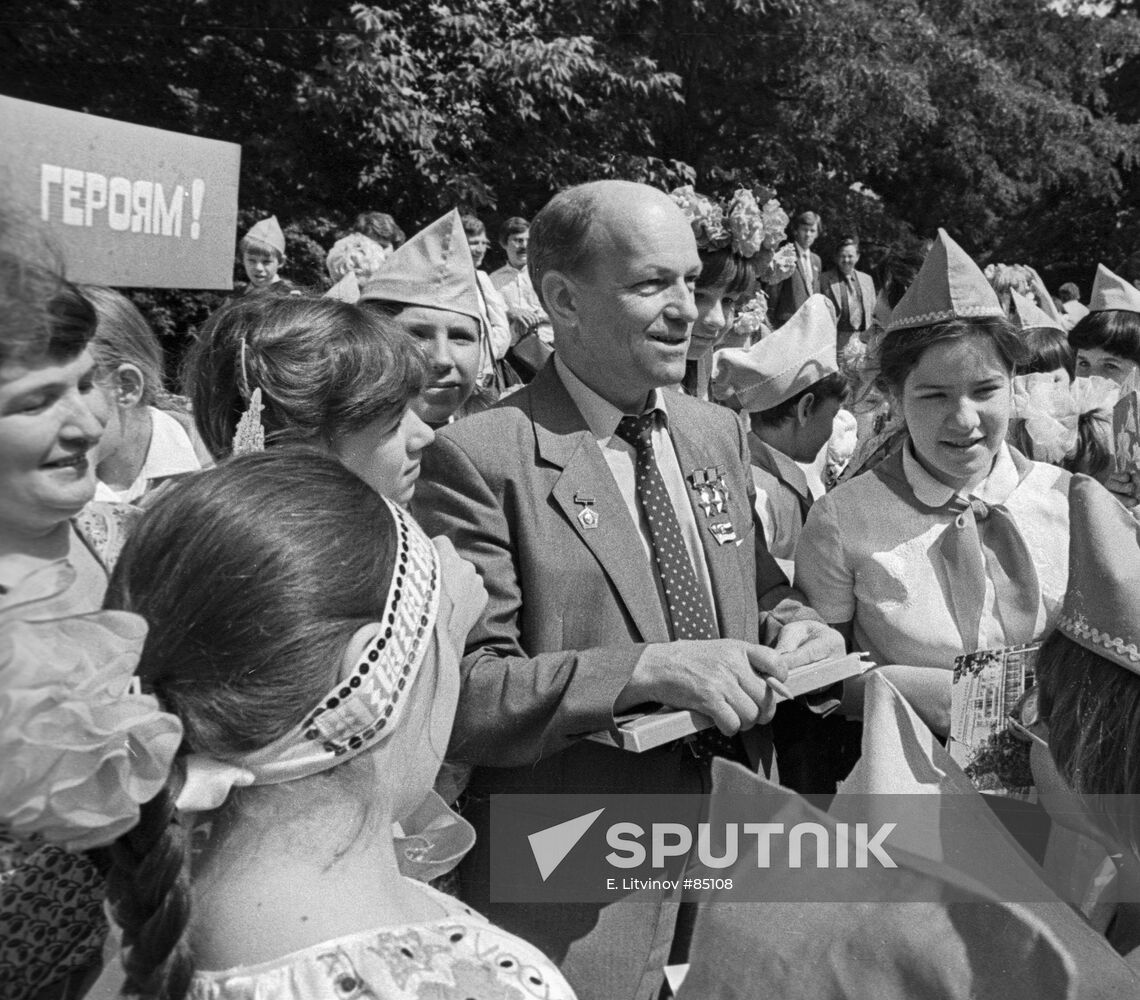 Space pilot Rukavishnikov festival