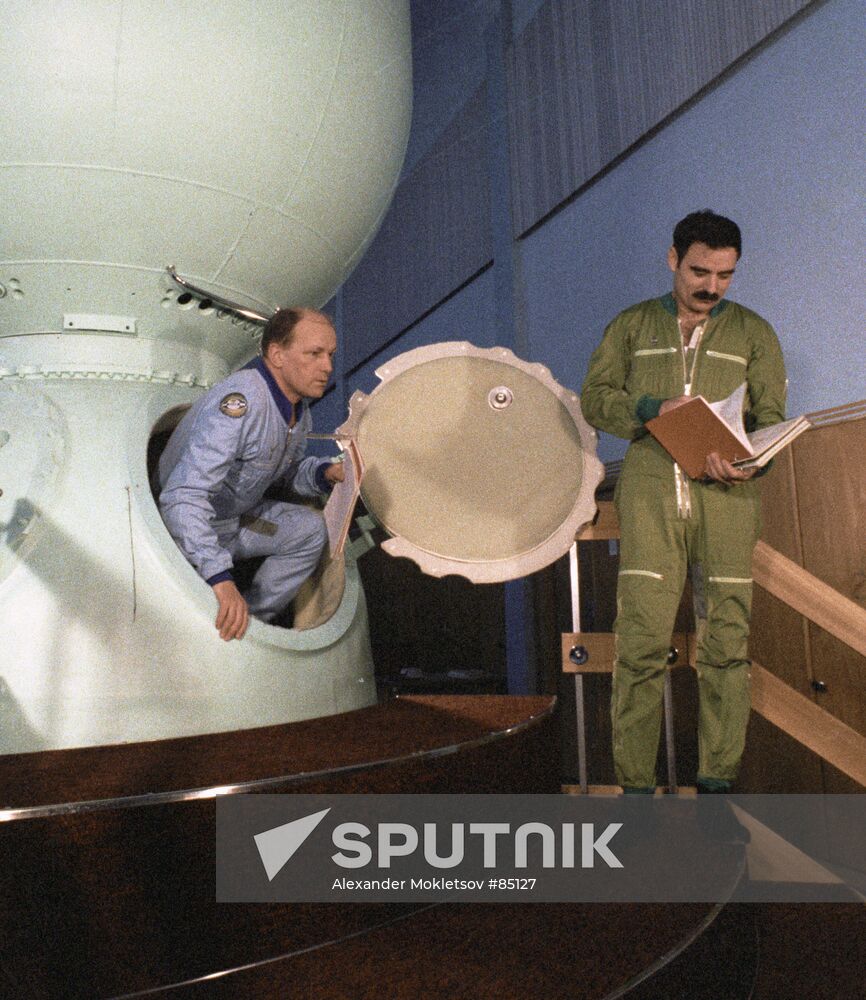 Rukavishnikov Ivanov Soyus-33