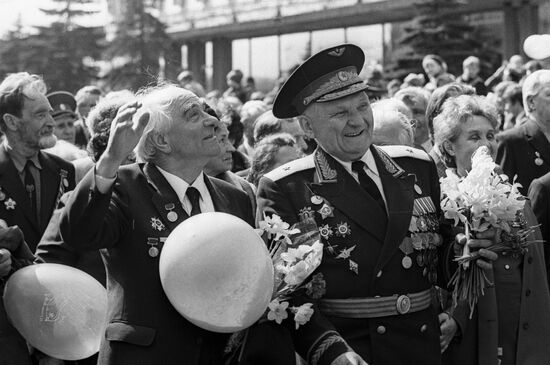 ANIKUSHIN PUZEIKIN VICTORY DAY 
