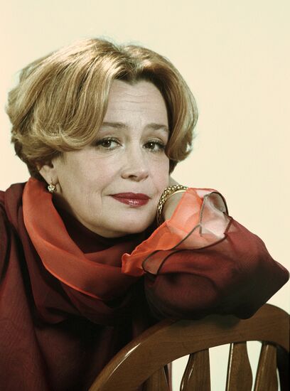 MARINA NEYOLOVA